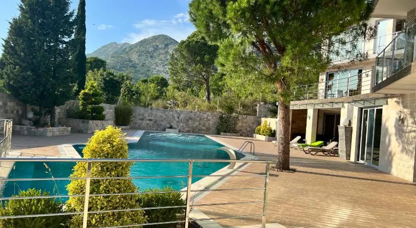 Villa Premium S - Image 1