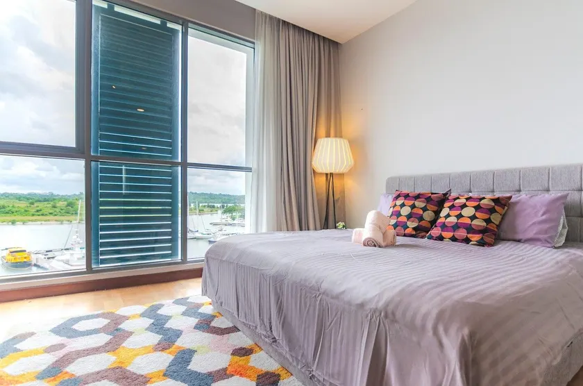 Lux 3BR Suite Puteri Harbour Near Legoland & Hello Kitty with Water Views - Image 1