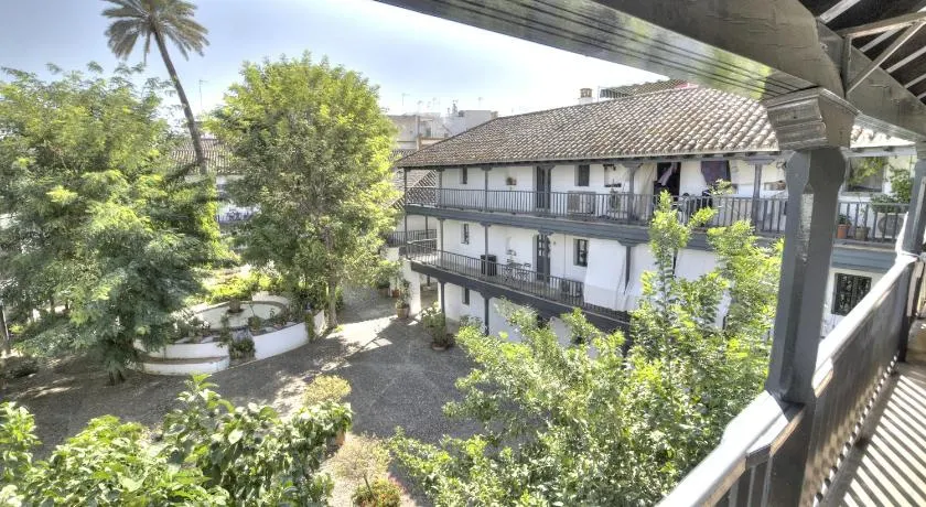Un Oasis en el Corazón de Sevilla - Image 1