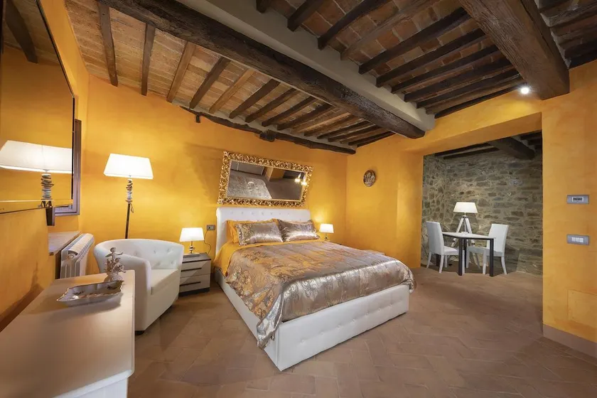 La Togata Hotellerie - Suite Deluxe dell'Oro - Image 1