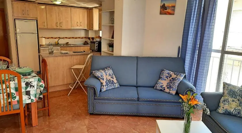Apartamento playero con vistas a la montaña - Image 1