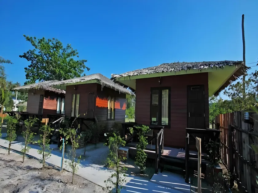 PP Red Tuna Hut - Image 1