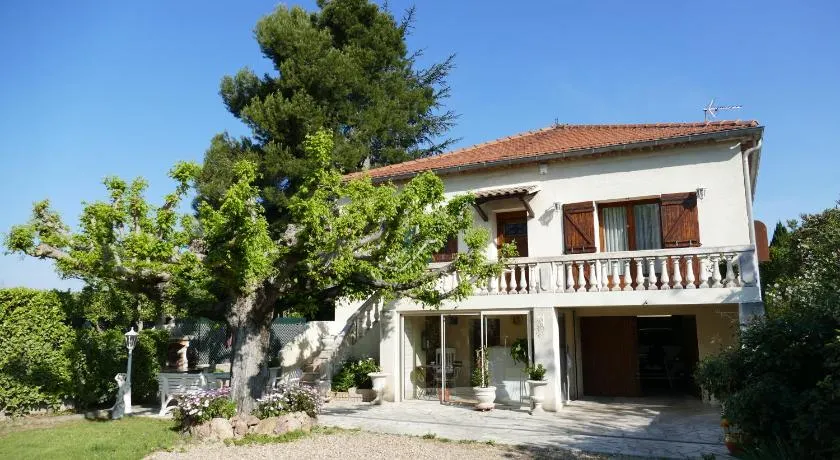 Appartement avec véranda donnant sur le jardin - Image 1