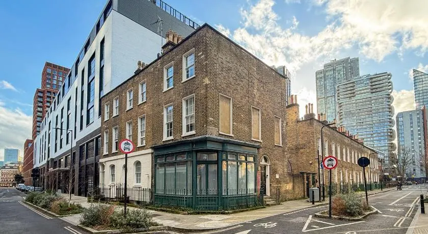 Victoria Homes London - Image 1