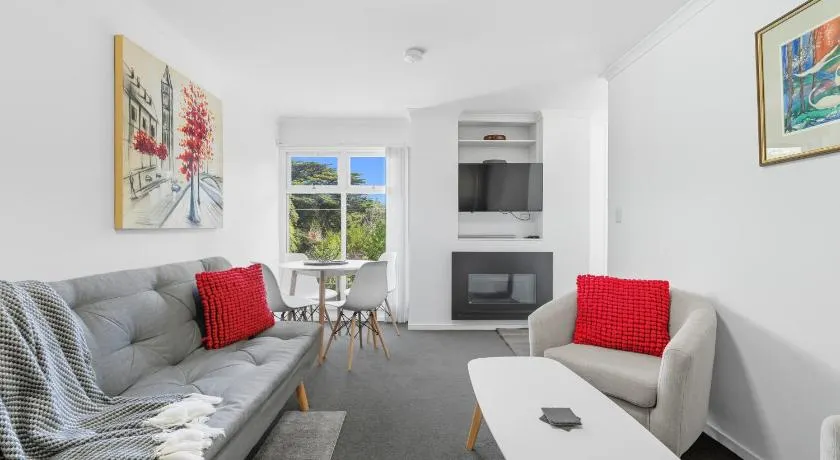Charming Maning Ave - 2 Bedroom Unit in Sandy Bay - Image 1