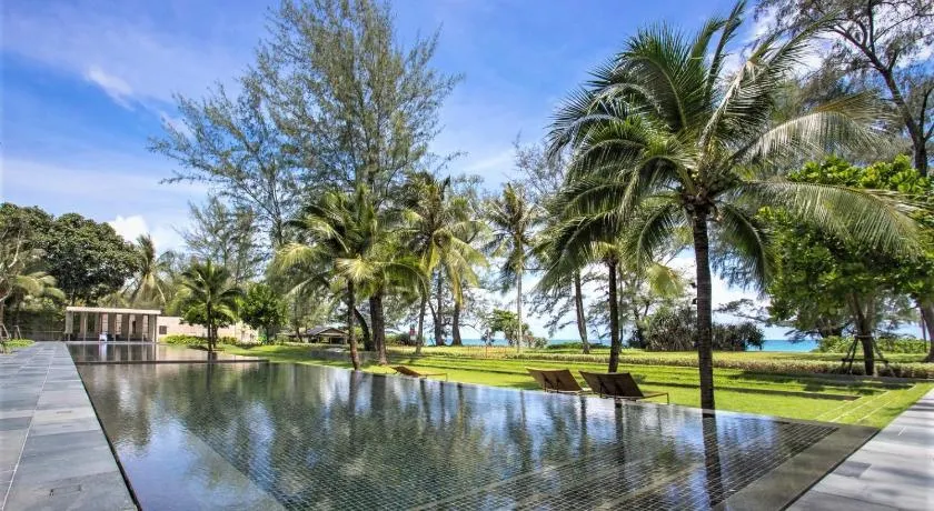 Luxury Oceanfront_pool access apartment - Image 1