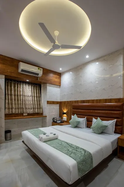 Hotel Heraa International Grant Road, Mumbai - Image 1