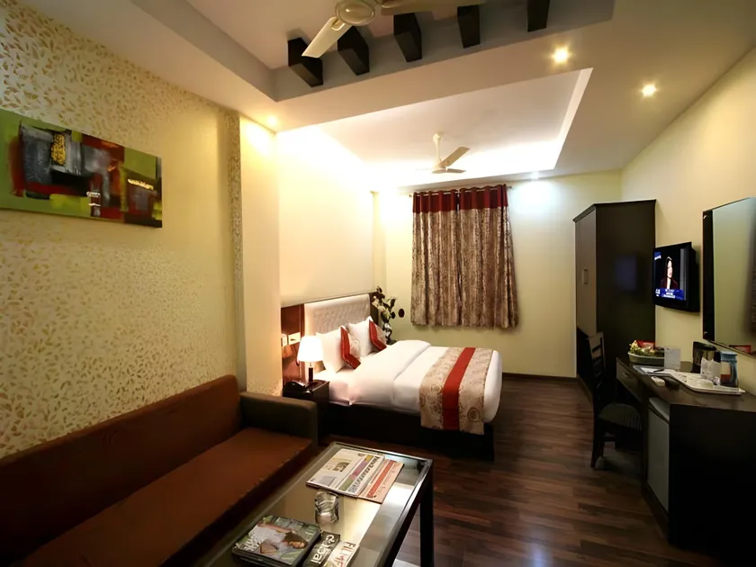 Hotel Kingston - Image 1