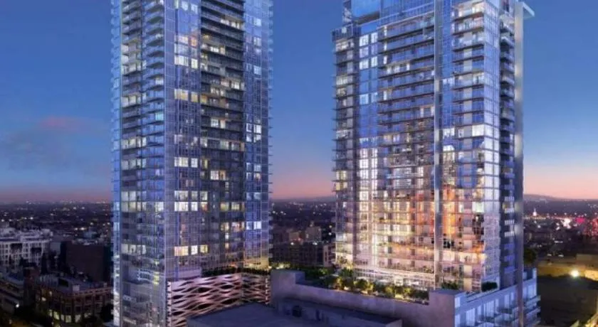 Level Los Angeles - Downtown Flower - Image 1