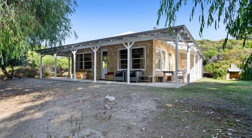 Kangaroo Cottage - Image 1
