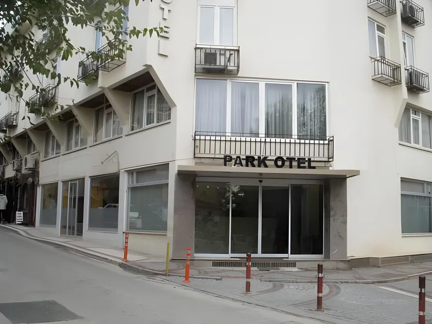 Park Hotel - Image 1