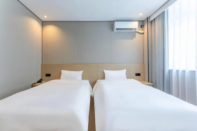 Rest Hotel (Wenzhou Kunyang Renmin Road Branch) - Image 1
