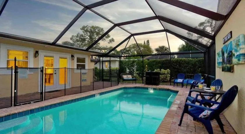 Stunning Private Pool House! Beach Walkable ! - Image 1