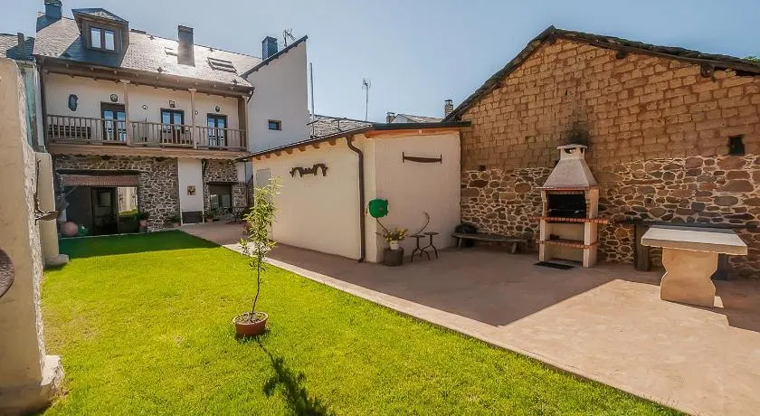 Casa Rural El Almendro De Maria - Image 1