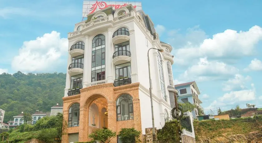 PARADISE HOTEL - Image 1