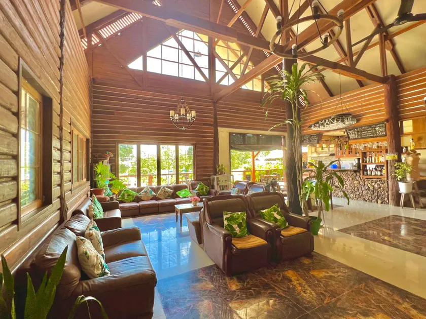 Novie's Tourist Inn - Image 1