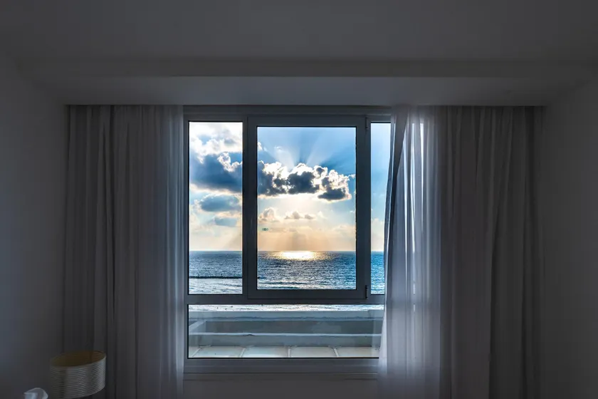 Sea view apartment suite - Image 1