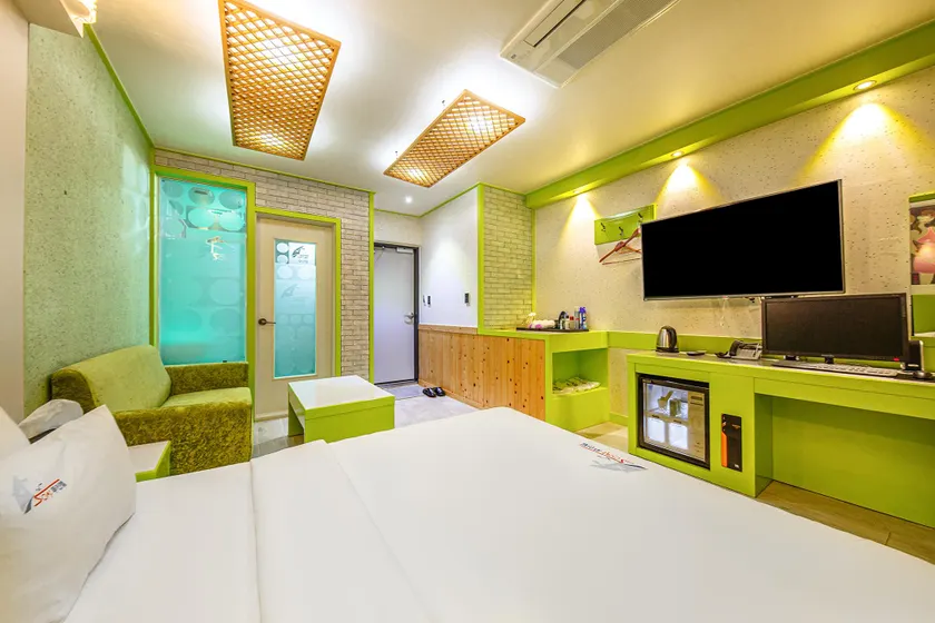 Buan Gyeokpo Some Hotel - Image 1