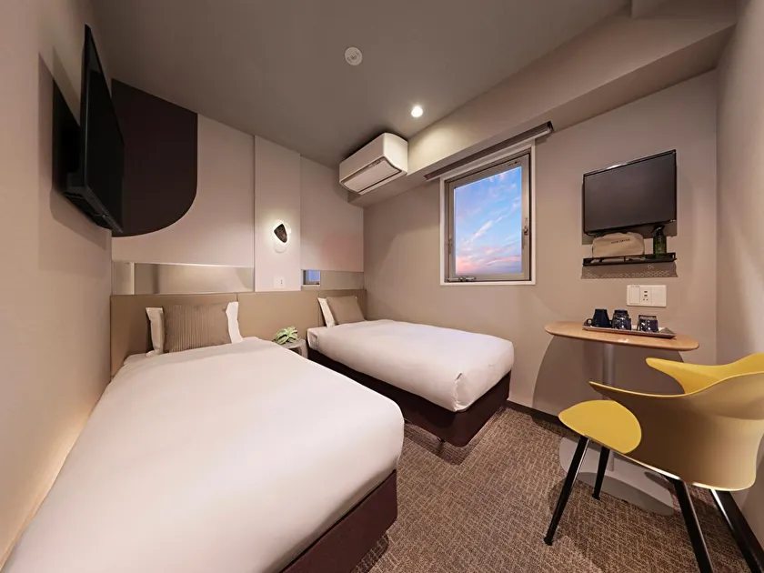Tennouji Crystal Hotel - Image 1