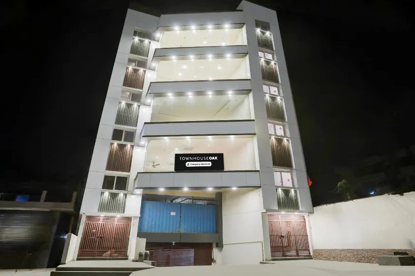 Super Townhouse Oak AIIMS Walmi Govindpur - Image 1