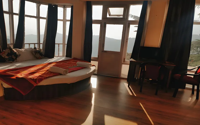 HOTEL LE TALBOT - Image 1