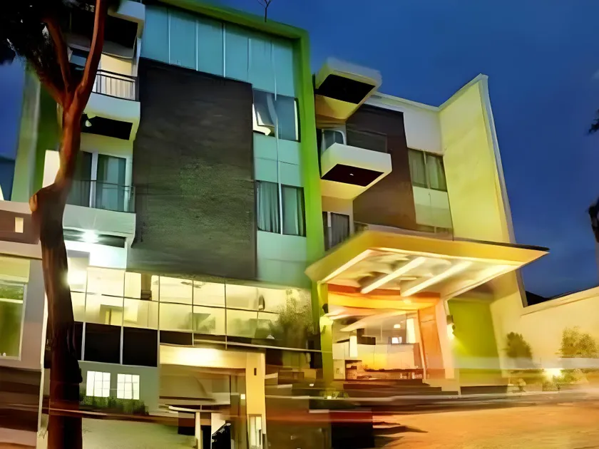 BAMBOO INN HOTEL & CAFE - Image 1