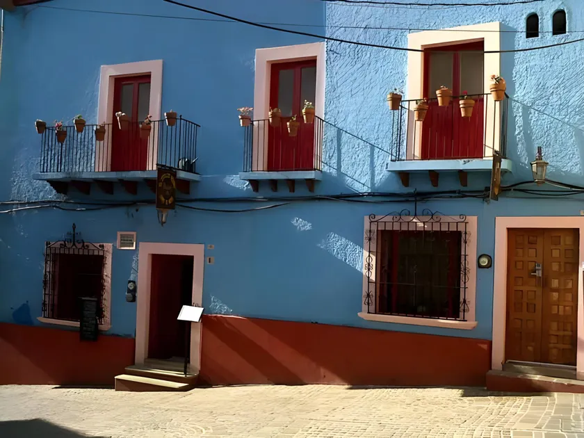 El Zopilote Mojado - Image 1