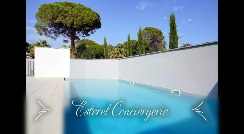 Superbe appartement pour 4, climatisé, piscine et garage - Image 1