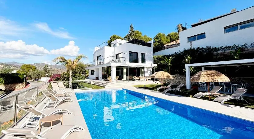 Candado Golf and heated Pool by MalagadeVacaciones - Image 1