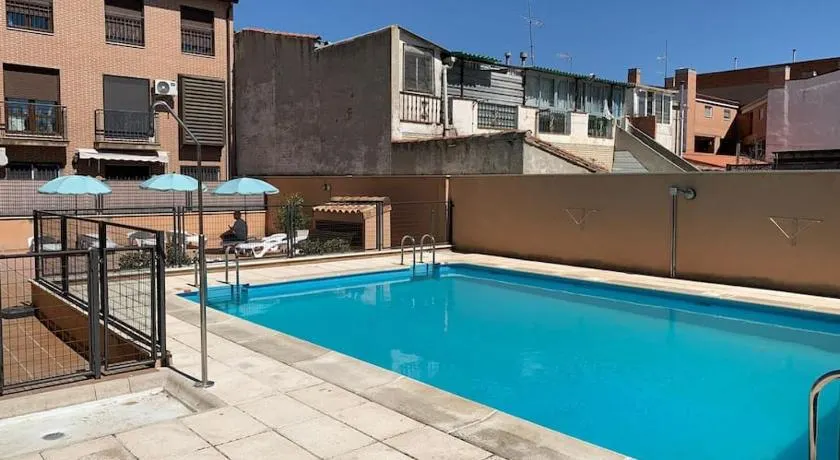 apartamento familiar con piscina licencia 14721 - Image 1