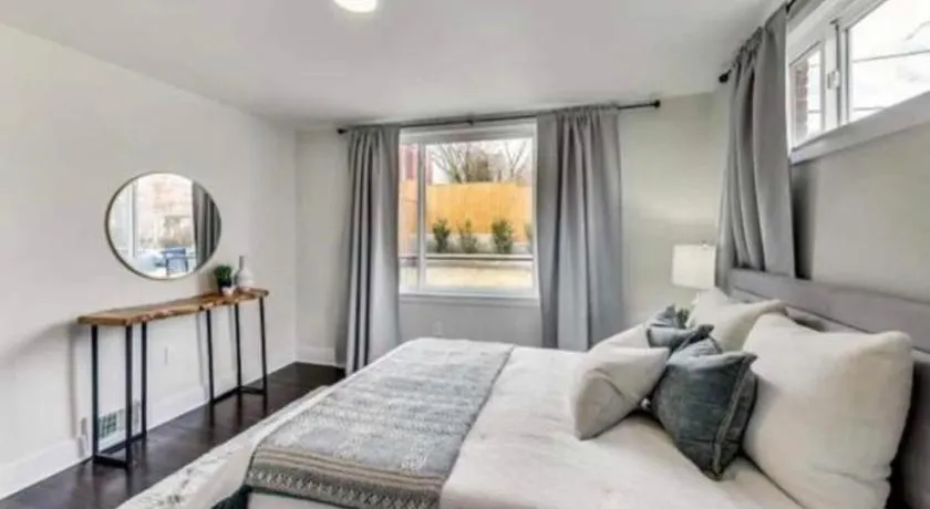 Lovely 1-bedroom rental unit with free parking - Image 1