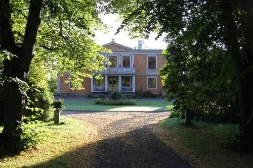Mälby Säteri B&B - Image 1