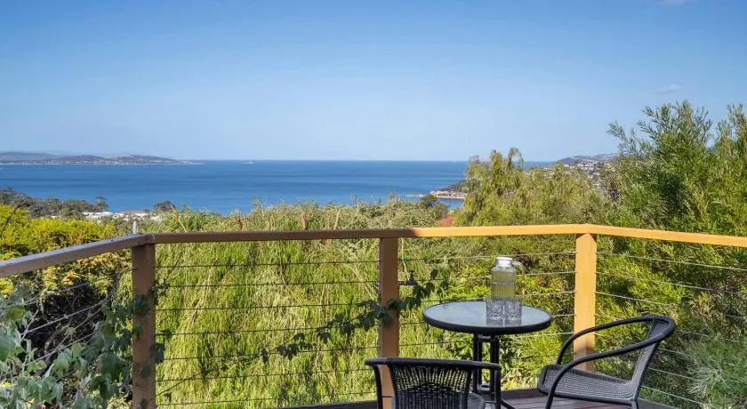 Ocean Views 20kms from CBD Sleeps 10 - Image 1