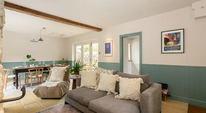 Beautiful 2 Bedroom Cottage in the Cotswolds - Image 1