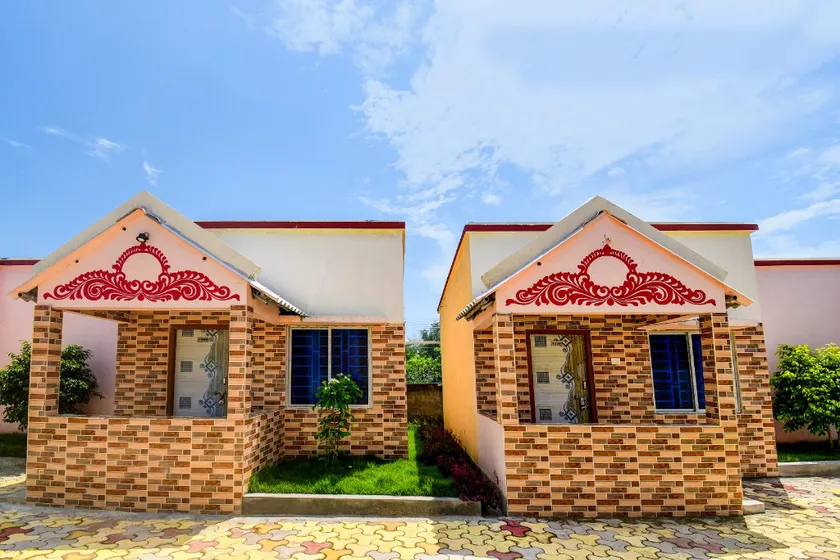 Collection O Mp Amorous Beach Resort - Image 1