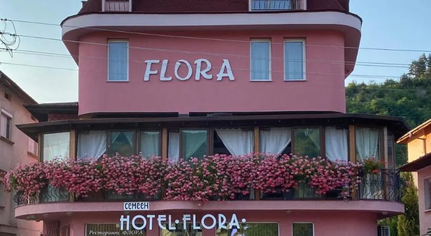 Family Hotel Flora - Image 1