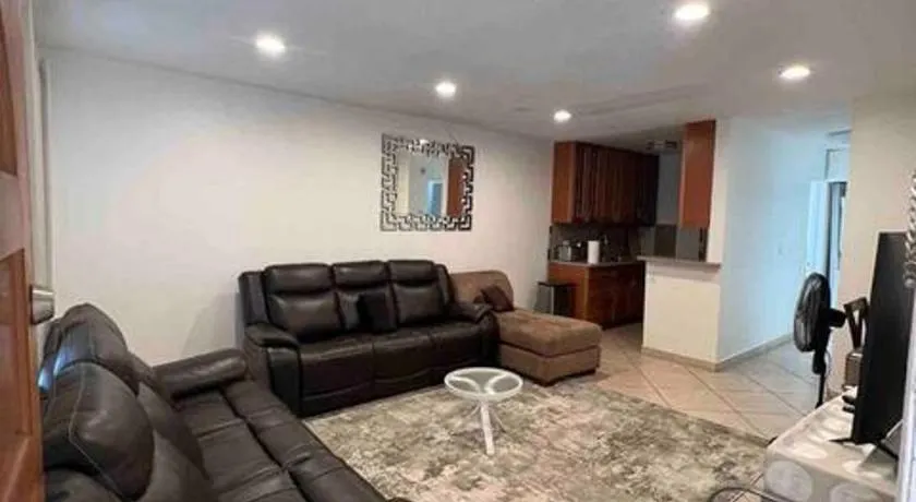 Lovely Berryman Ave Apartment #6 - Image 1