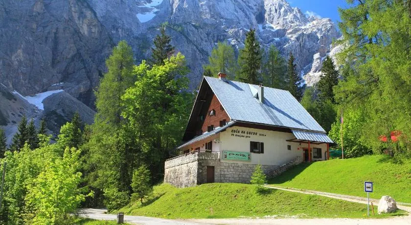 PLANINSKA KOČA NA GOZDU - Image 1