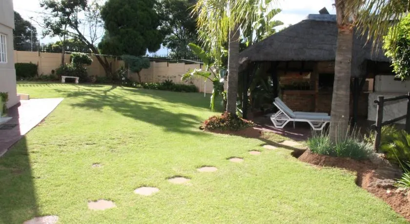 Kayamina Guesthouse - Image 1