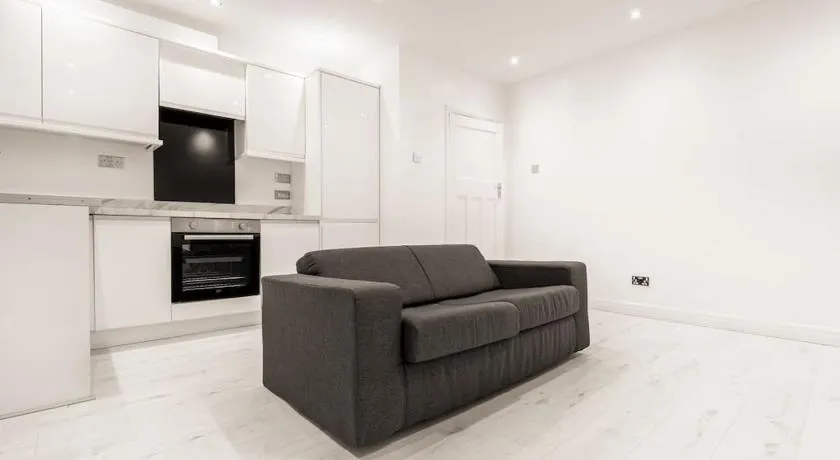2 Bed Apartment In Wembley, Ealing, London - Image 1