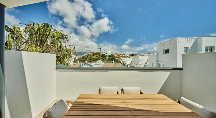 Iceberg Sun - Apartamento superior Piscina terraza parking-pleno centro-Todo equipado - Image 1