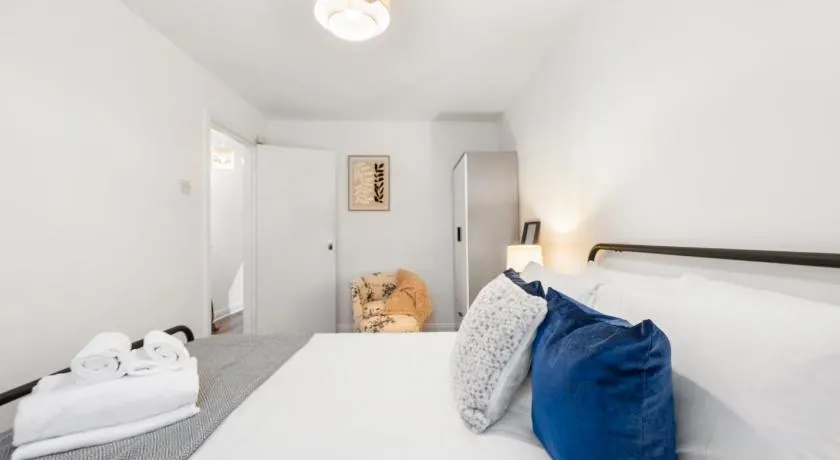 Urban Stay - Image 1