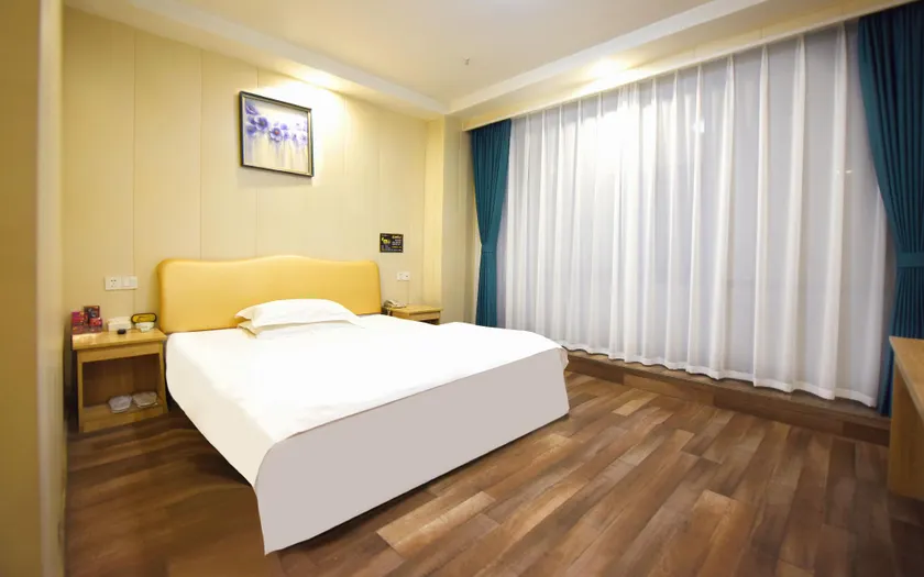 Roman Holiday Hotel (Three Horses Commercial Plaza Branch) - Image 1