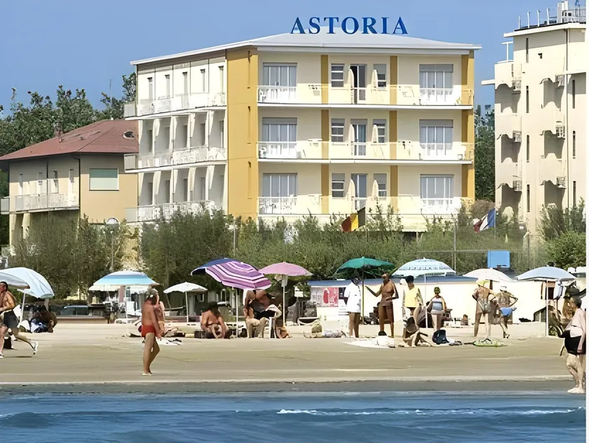 Hotel Astoria - Image 1