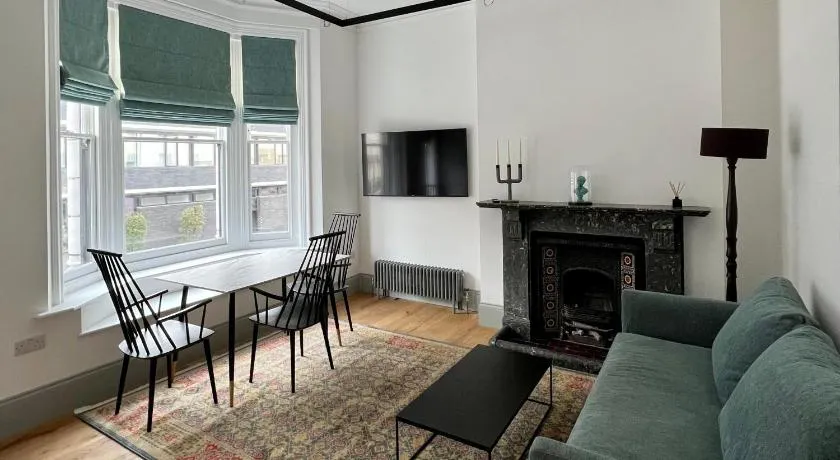 Regents Park Apartments - Image 1