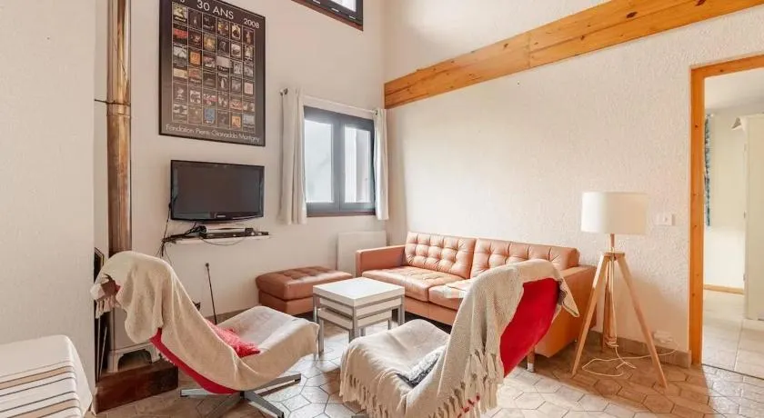 Chalet confortable avec vue sur la montagne à Peisey-Nancroix - Image 1
