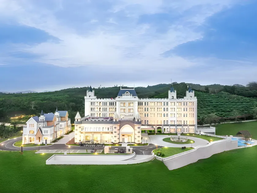 Renjoy Courtyard Hotel Tunchang Xiangshan - Image 1