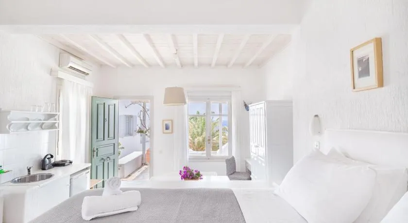 Fos Apartments Mykonos - Image 1
