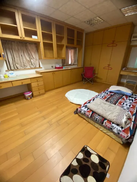 簡單的木質感小屋，家裡的頂樓，共享出來，適合不介意簡易的環境的人 - Image 1