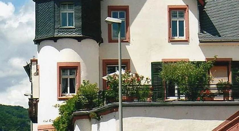 Wohnen im Burghotel - Image 1